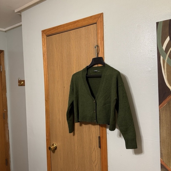 Wild Fable XS Solid Green Long Sleeve Cropped Cardigan Sweater - EUC - Picture 1 of 4
